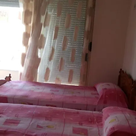 Golem - Kompleksi Xixa Guest house *